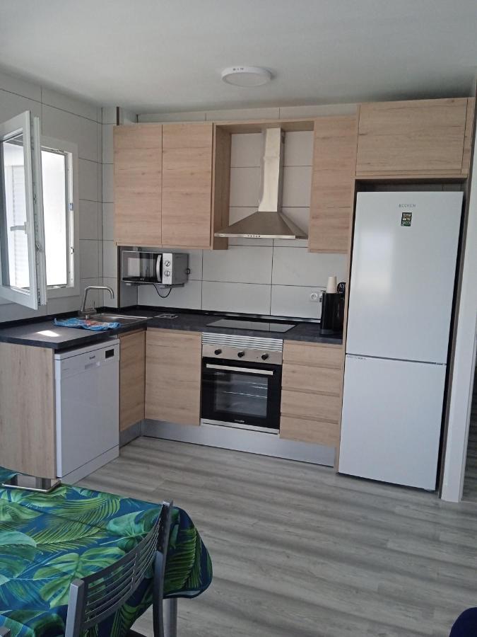 Vora Port Apartment L'Ampolla Bagian luar foto