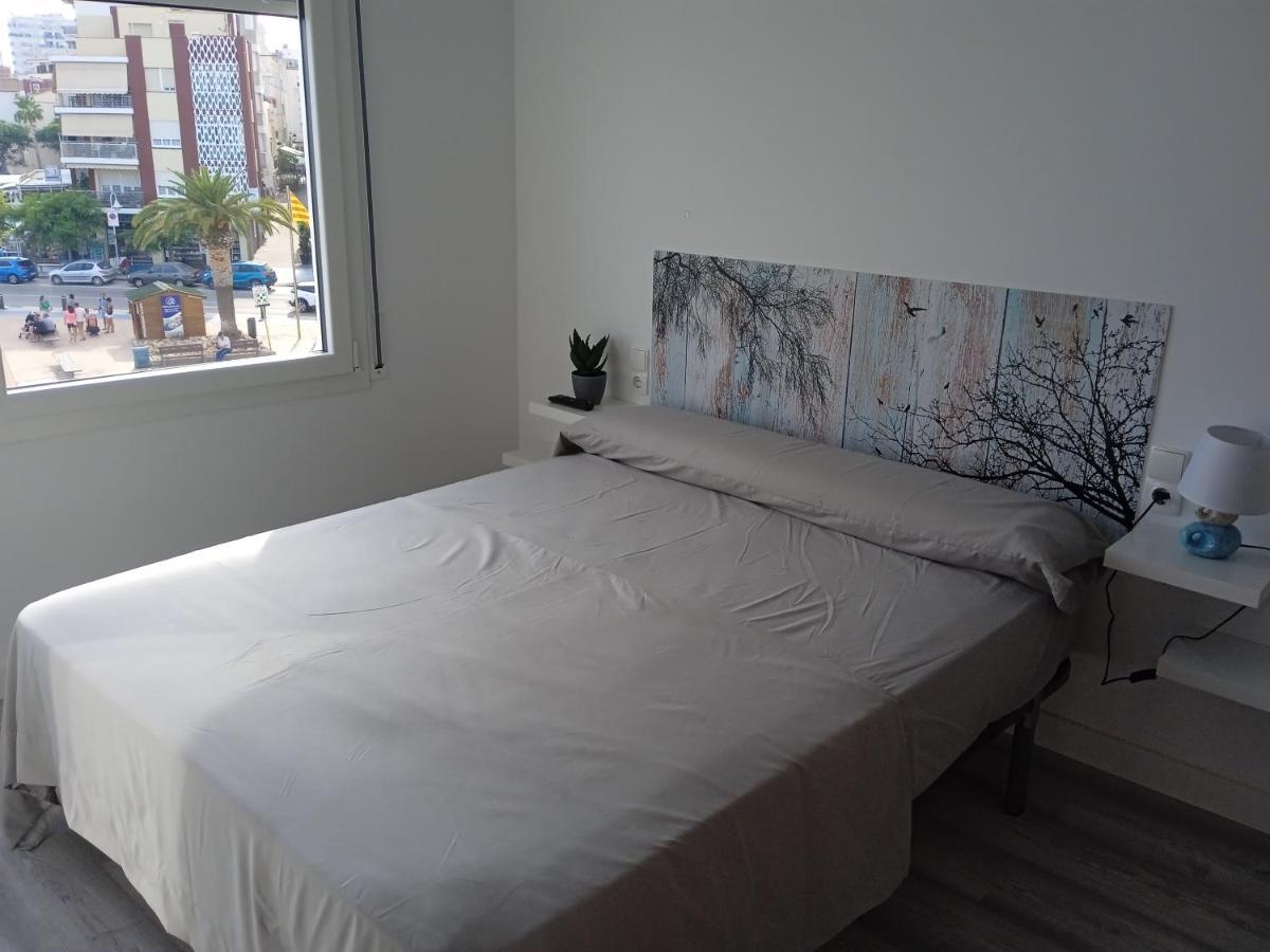 Vora Port Apartment L'Ampolla Bagian luar foto