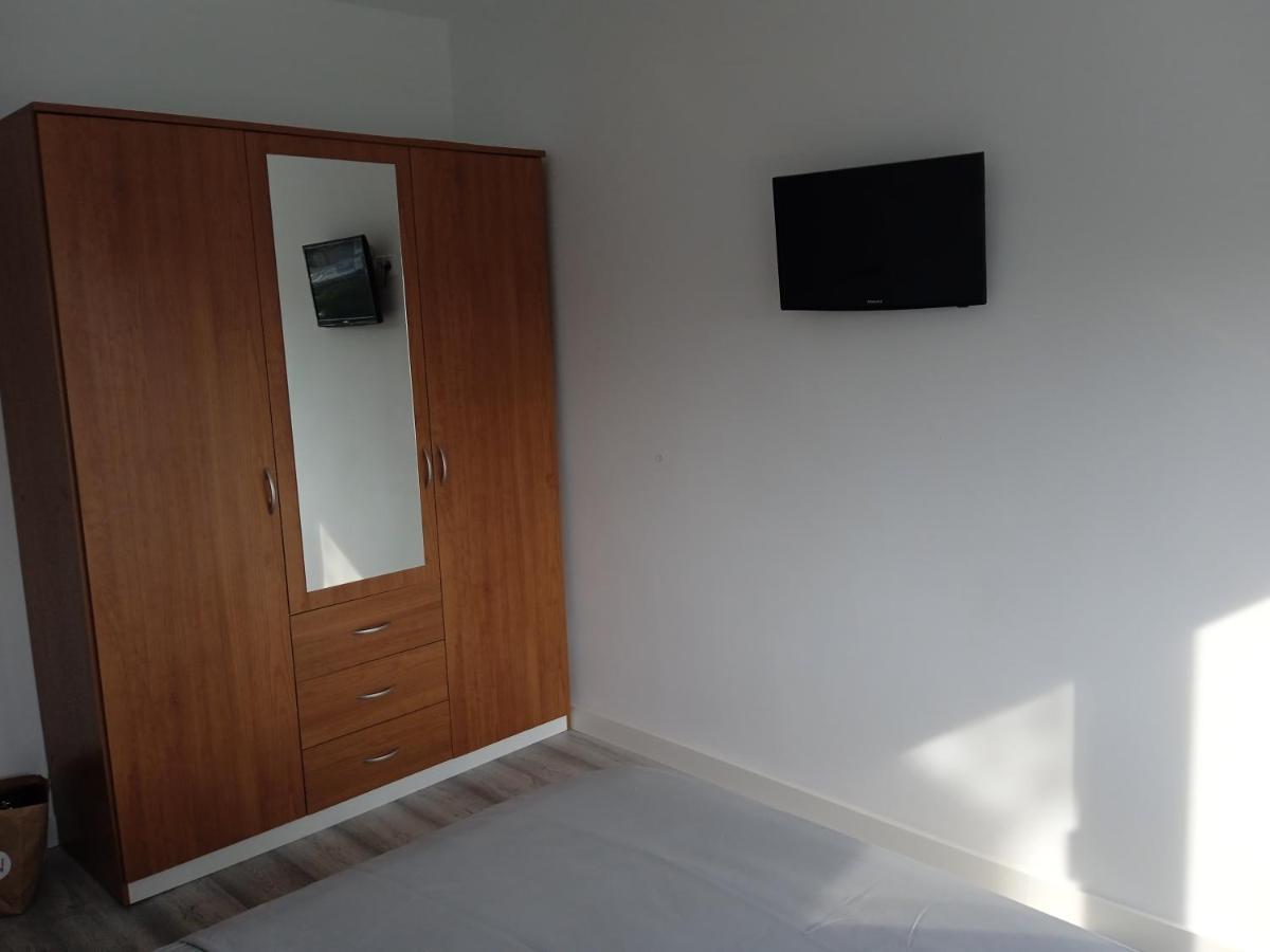 Vora Port Apartment L'Ampolla Bagian luar foto