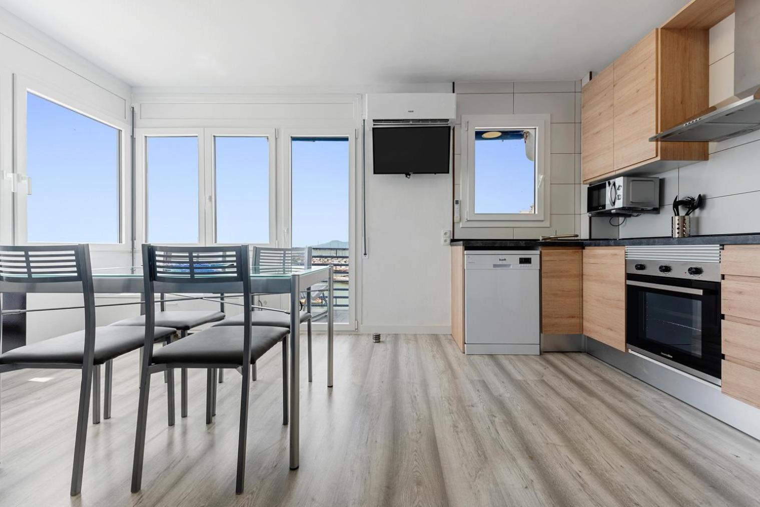 Vora Port Apartment L'Ampolla Bagian luar foto