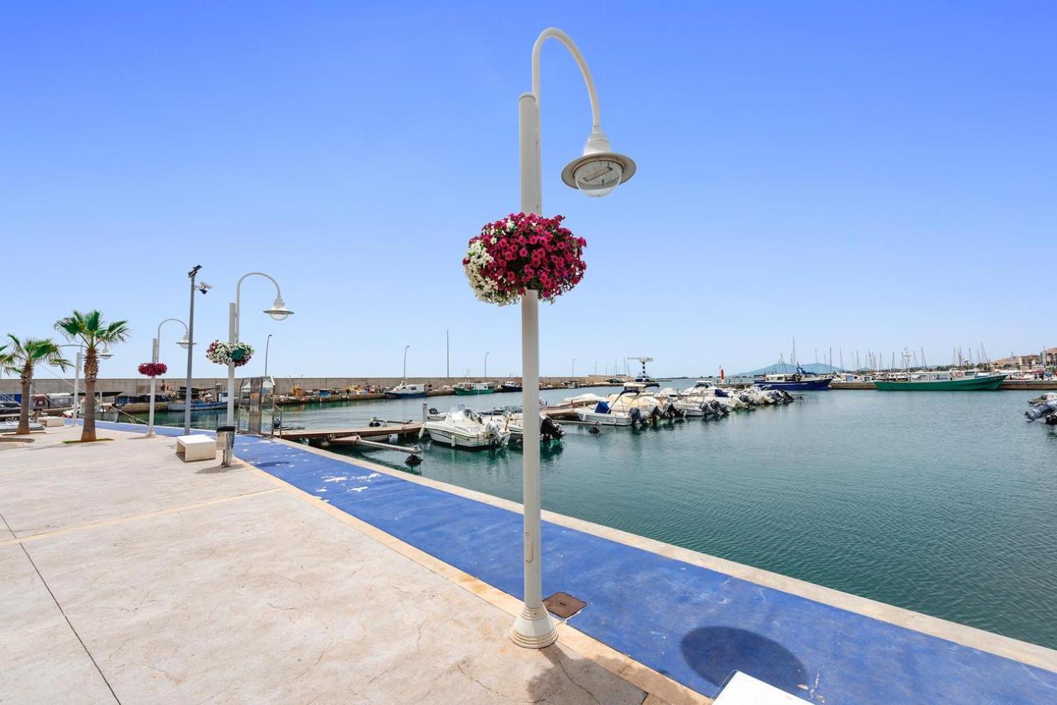 Vora Port Apartment L'Ampolla Bagian luar foto
